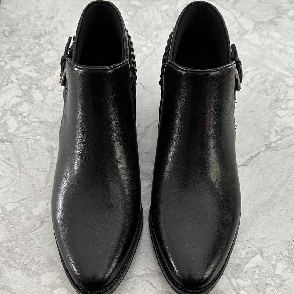 Women’s BareTraps Ankle Boot(low heel)